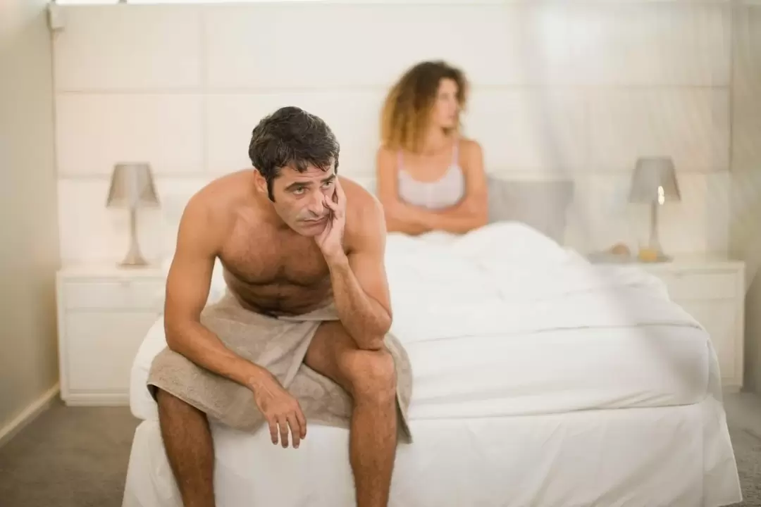 Κακή ισχύς σε έναν άνδρα και την αύξηση των καψάκων Eroboost