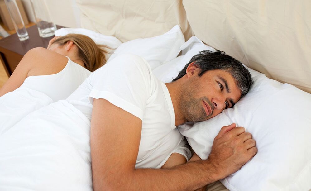 Ένας άντρας έχει προβλήματα με την ισχύ